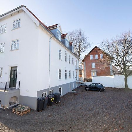 Aday - 2 Bedroom Apartment With Patio Ålborg Exterior foto